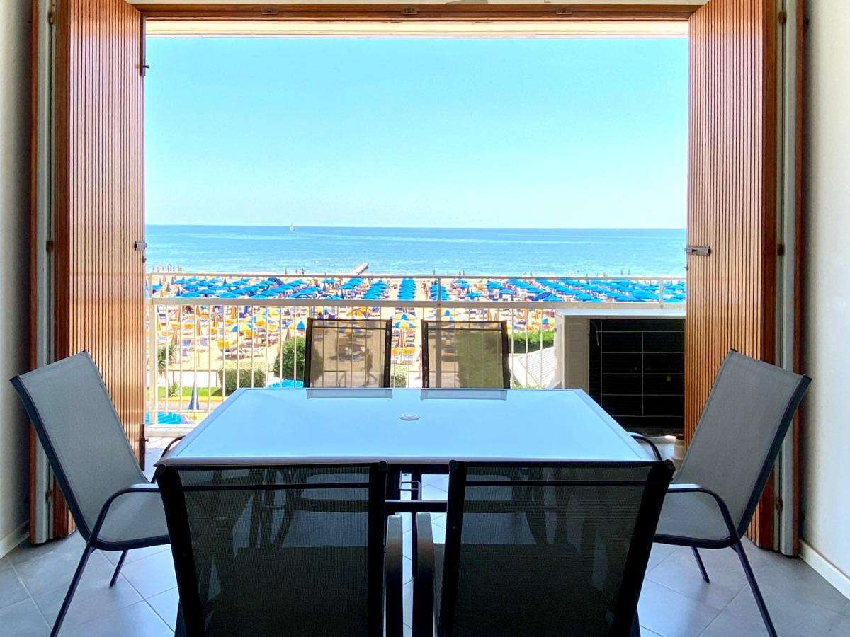 Fronte Mare Stupenda Terrazza Piramide Jesolo Lido Carraro Immobiliare - Family Apartments Buitenkant foto